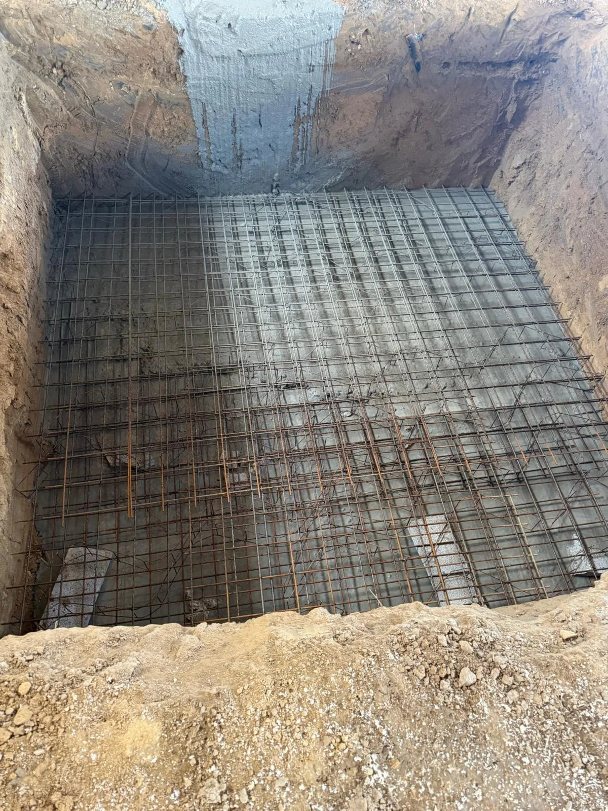 Ferraillage préparé pour un ouvrage en béton